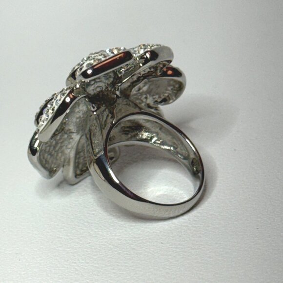 JCM Rhinestone & Stainless-Steel Flower Shaped Cocktail Ring Statement Piece Siz - Picture 2 of 7